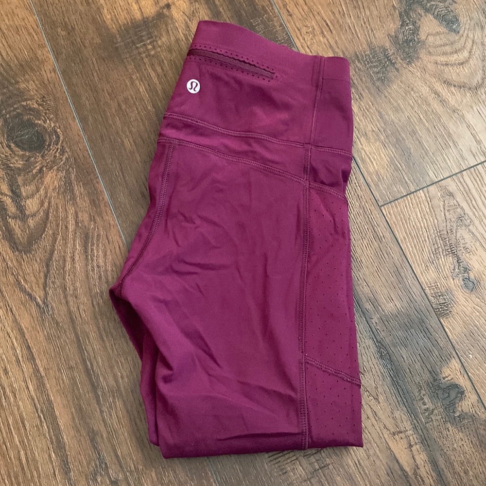 Lululemon crops